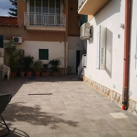 Casa Viola Elegante E Sul Mare Di Mondello Daire Palermo Dış mekan fotoğraf
